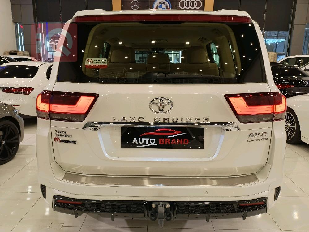 Toyota Land Cruiser